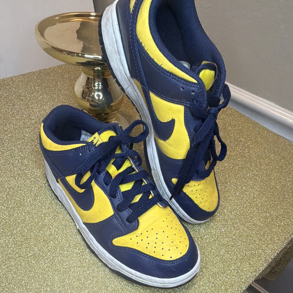 Nike Dunk Low Unisex Kids Low Top Sneakers Yellow/Blue Leather US 7 CW1590-700 - Picture 2 of 6